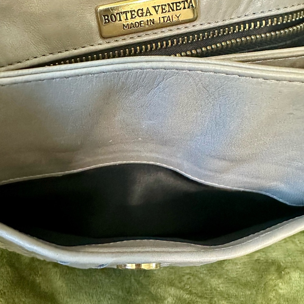 Bottega Veneta Woven Crossbody Bag - Picture 7 of 8